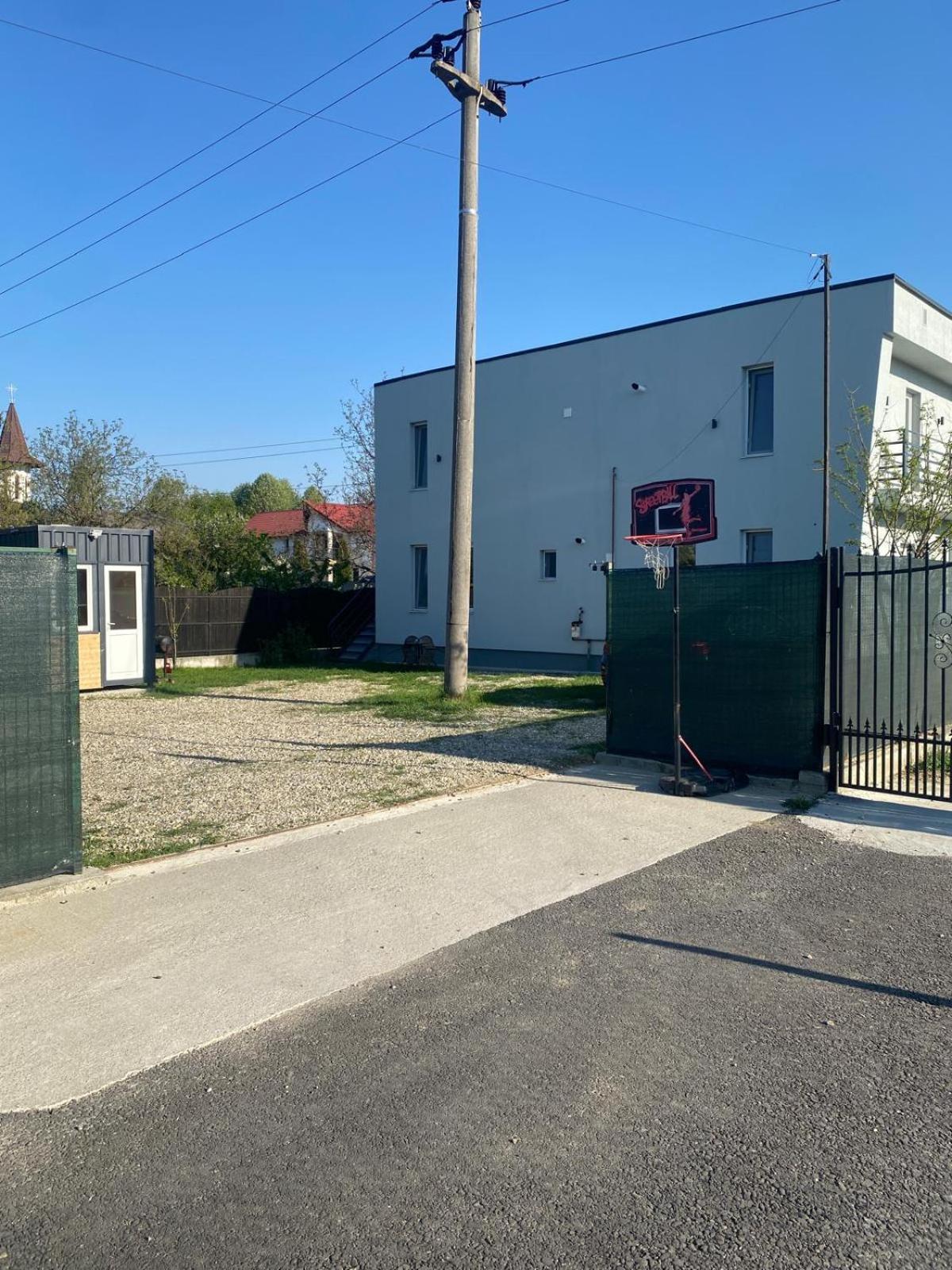 Ttt House Piteşti Exterior foto